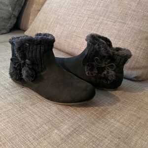 Women's Black Little Boot's